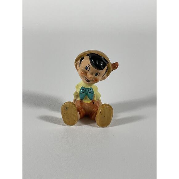 Rare Vintage Disney Pinocchio Sitting Ceramic Figurine – Made in Japan – 3" Tall - Picture 1 of 16